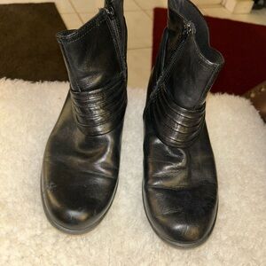 Leather ankle  booties